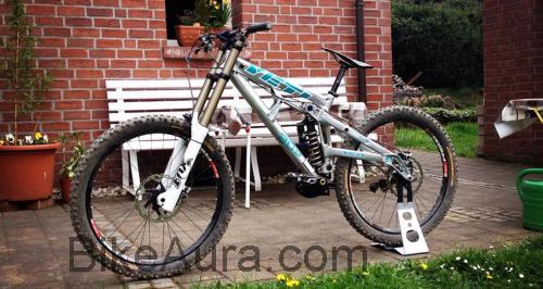 Yeti 303 DH ficha tecnica